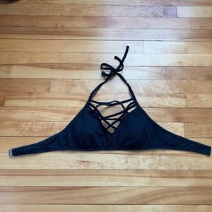 Sporty mesh bikini top with cross hatching